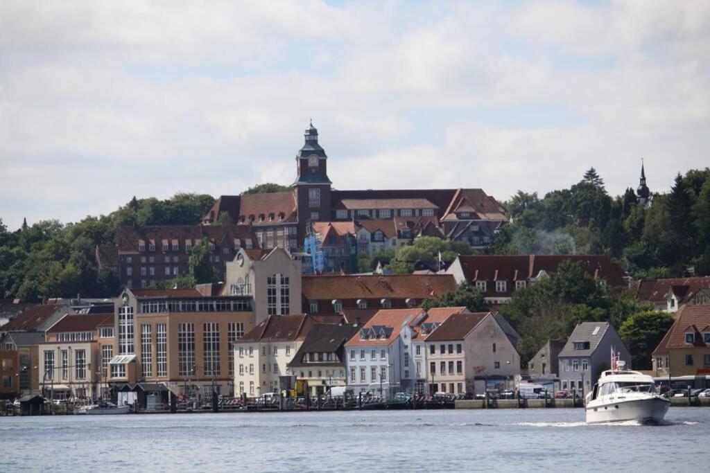 Gemuetliche Haushaelfte Mit Garten Und Terrasse Flensburg Zewnętrze zdjęcie