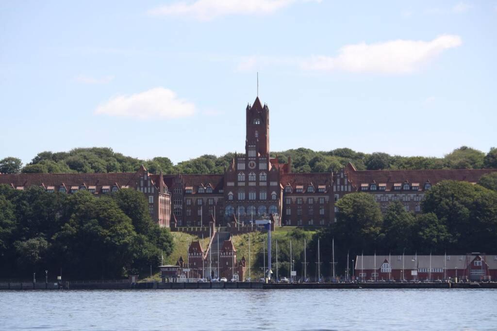 Gemuetliche Haushaelfte Mit Garten Und Terrasse Flensburg Zewnętrze zdjęcie