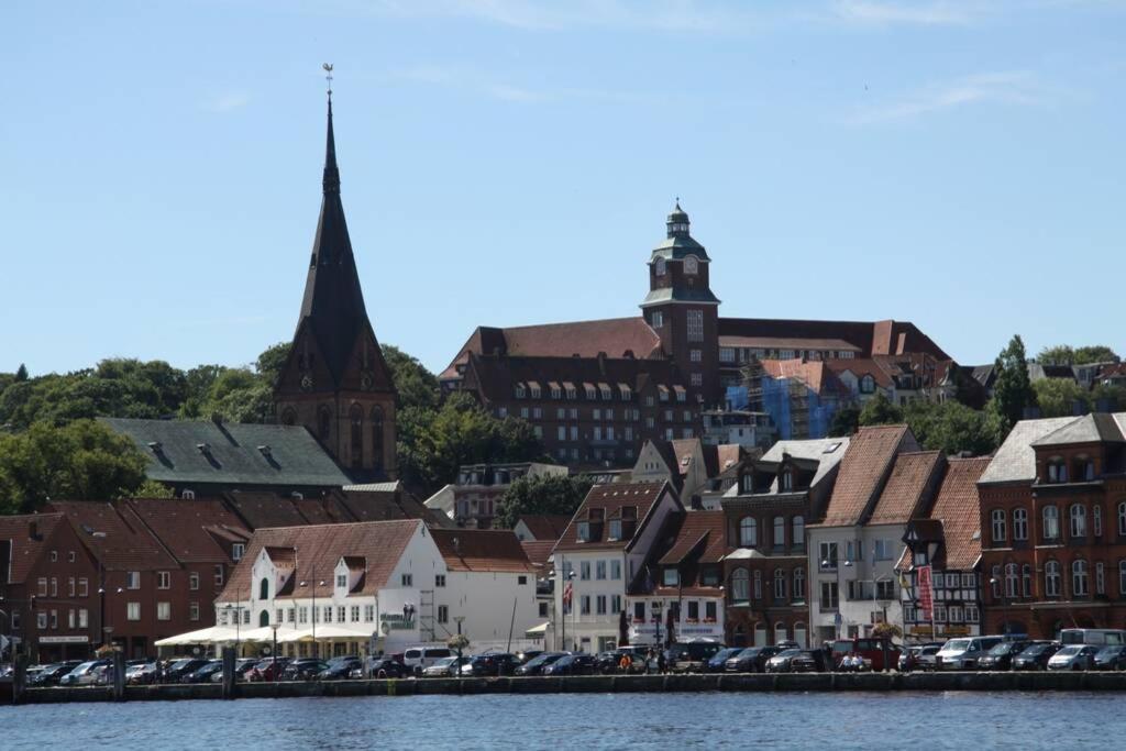 Gemuetliche Haushaelfte Mit Garten Und Terrasse Flensburg Zewnętrze zdjęcie
