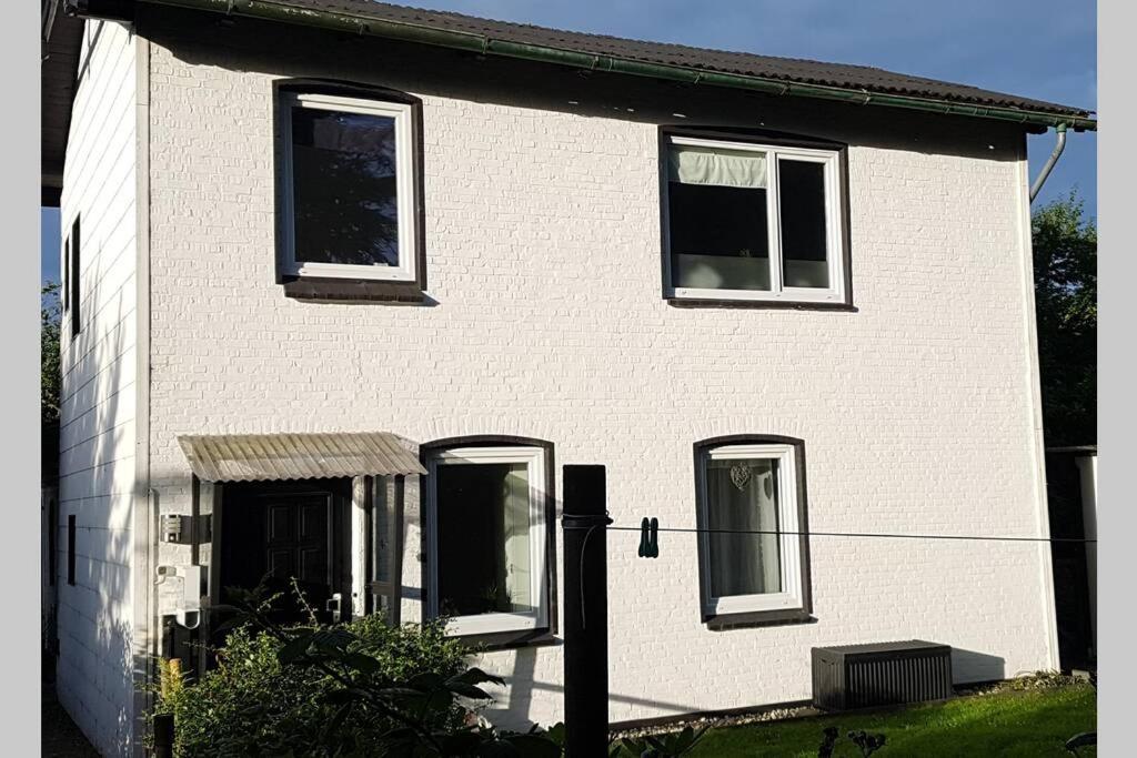 Gemuetliche Haushaelfte Mit Garten Und Terrasse Flensburg Zewnętrze zdjęcie