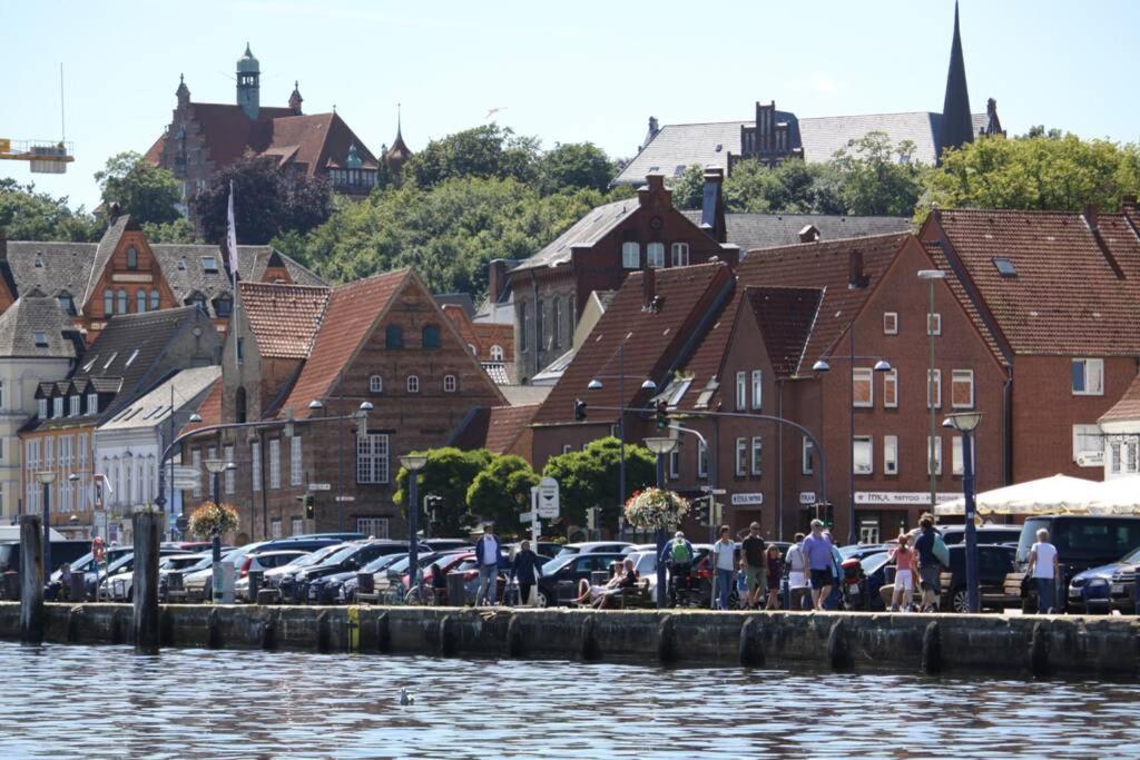 Gemuetliche Haushaelfte Mit Garten Und Terrasse Flensburg Zewnętrze zdjęcie